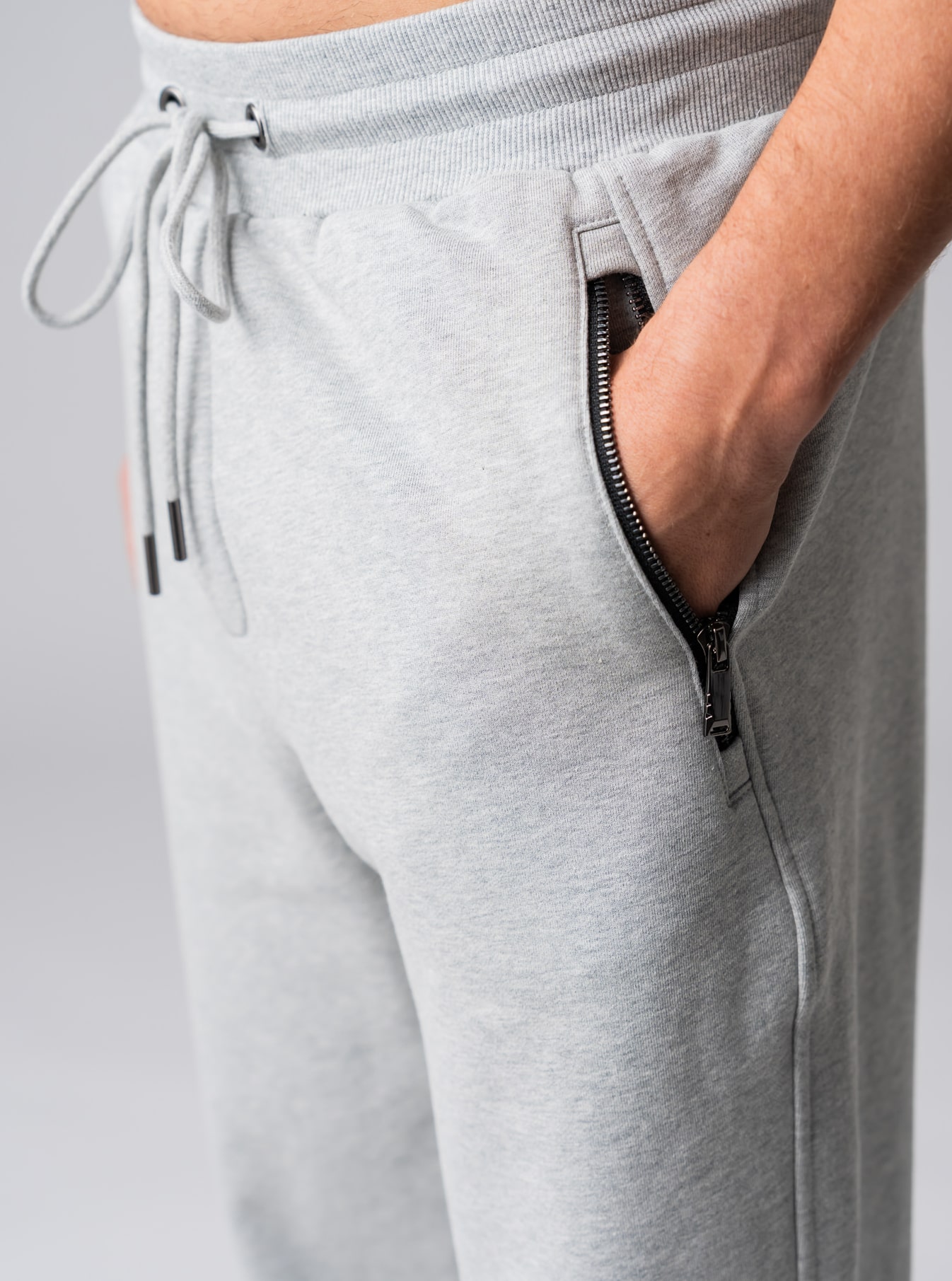Men’s grey 100% cotton sweatpants with zip pockets