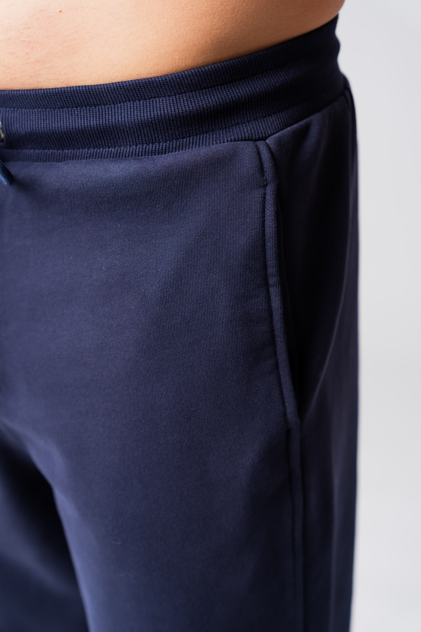 Men's navy 100% cotton sweatpants with side pockets