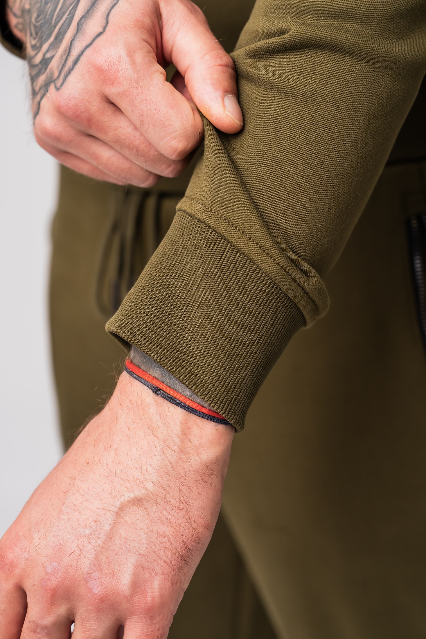 Men’s olive 100% cotton regular-slim fit sweatshirt jacket with ribbed cuffs