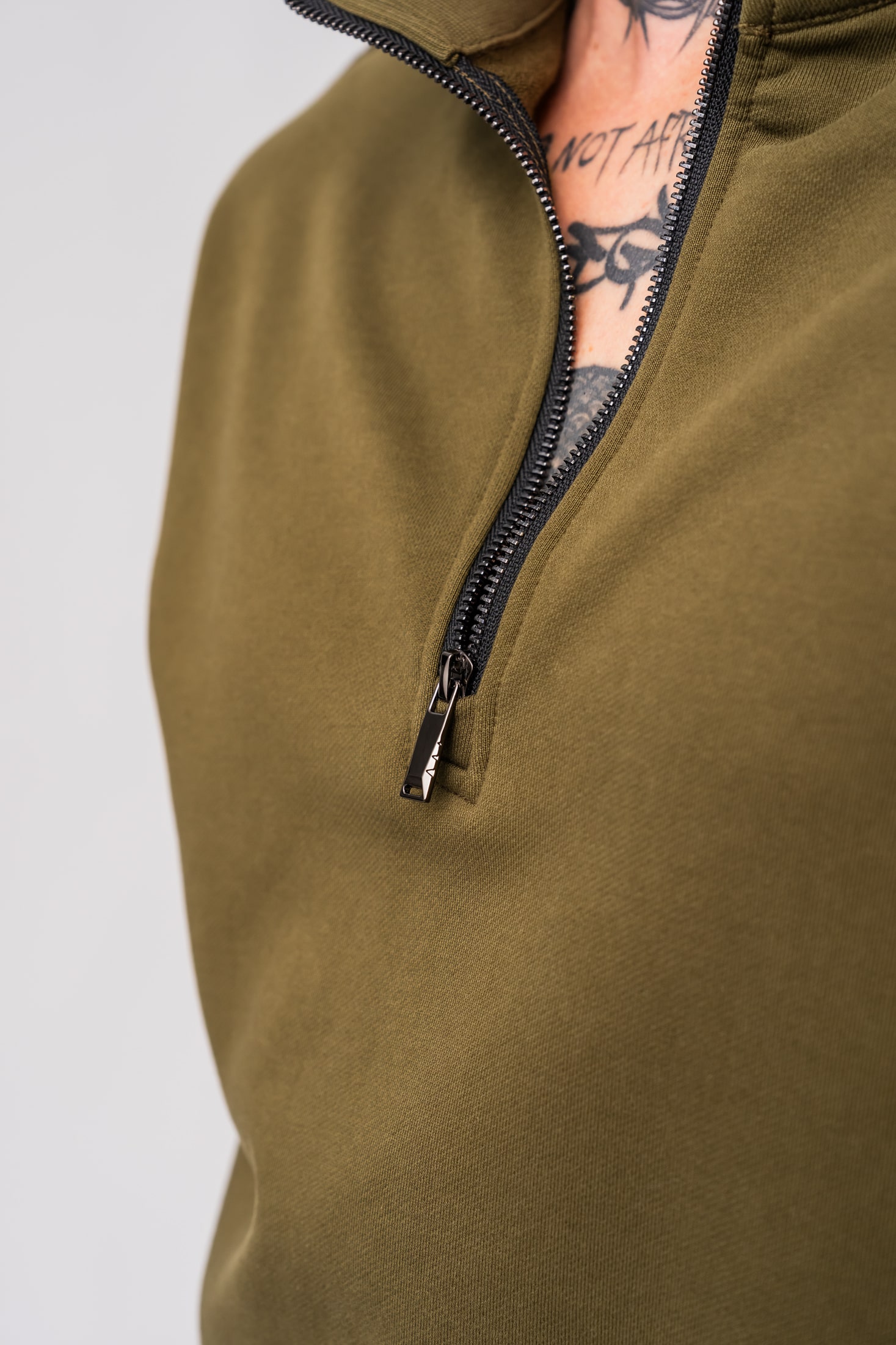 Men’s olive 100% cotton half-zip sweatshirt