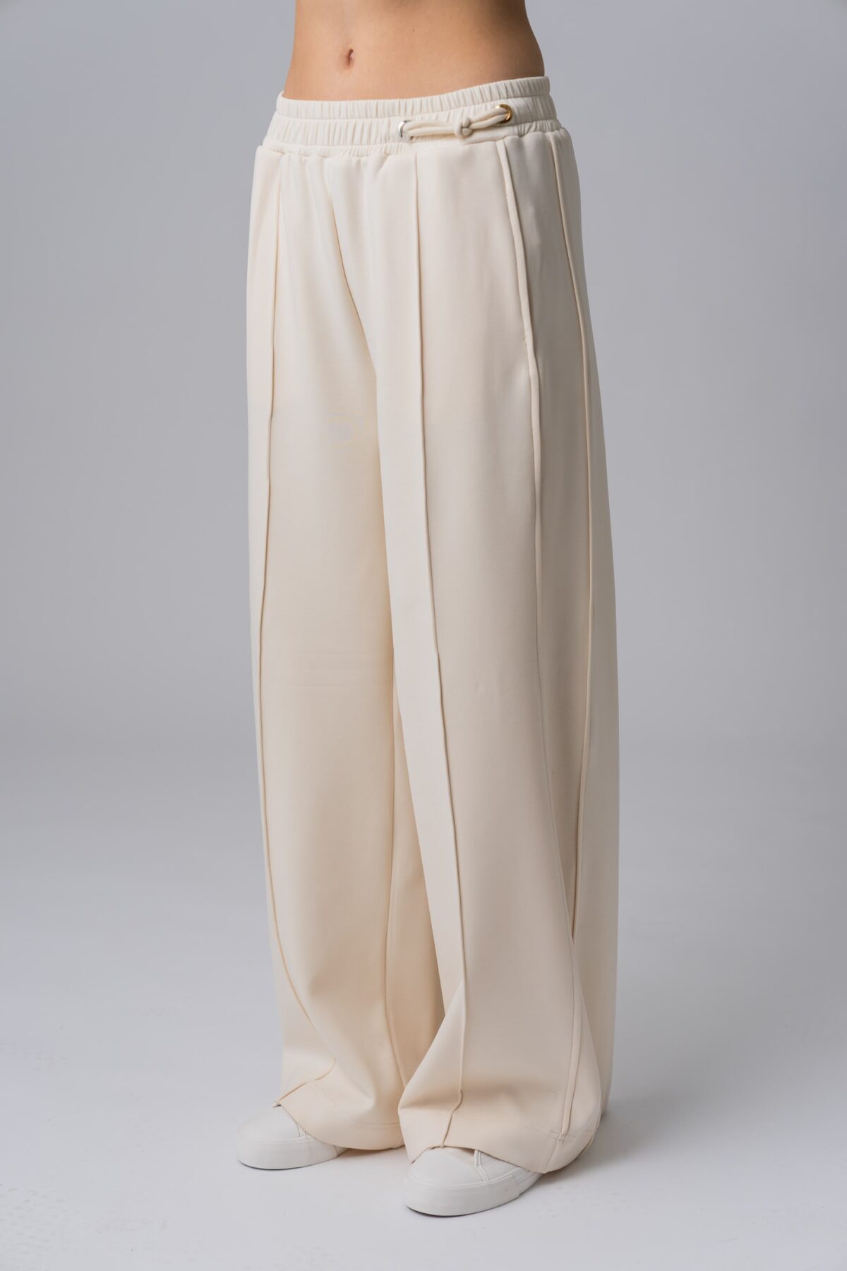 Women’s beige sustainable wide-leg sweatpants