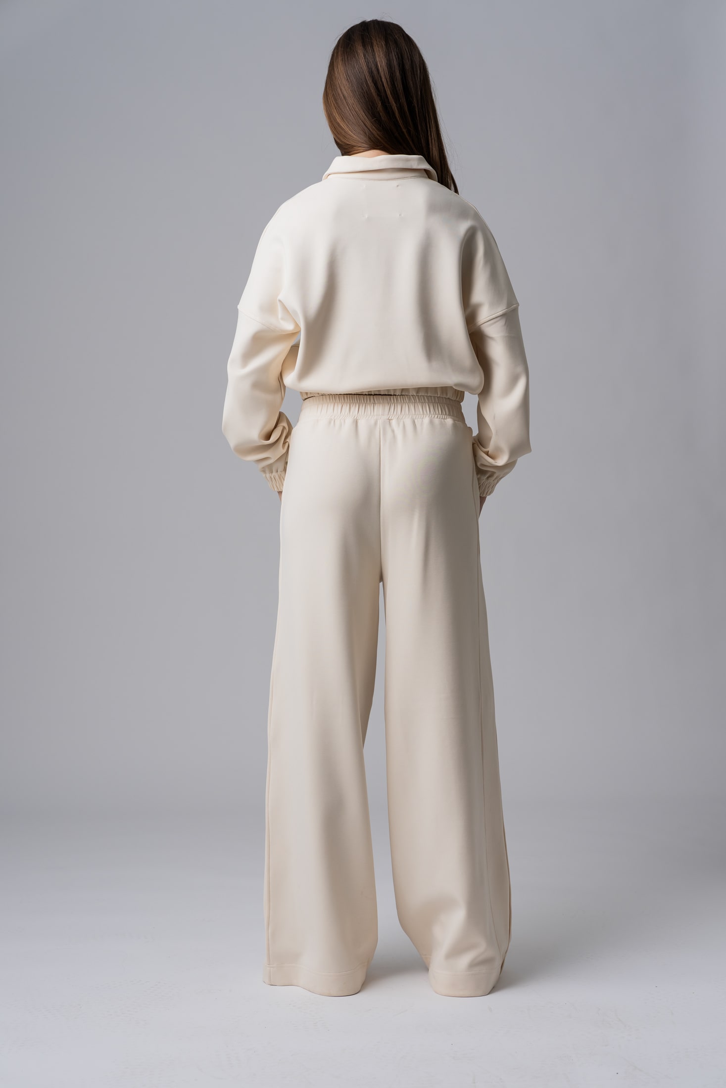 Women’s beige sustainable tracksuit