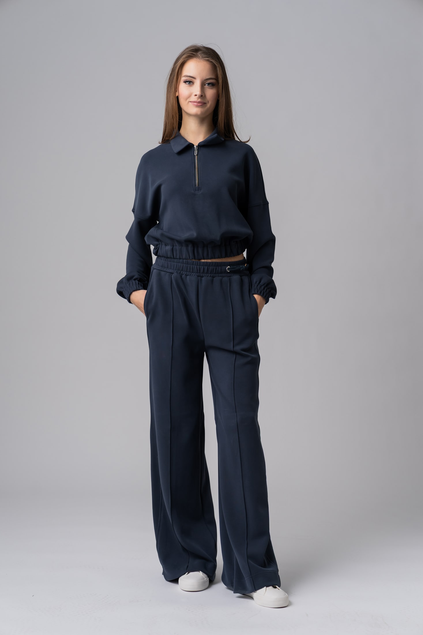 Women’s navy blue sustainable tracksuit